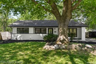 29863 Fall River Road, Southfield, MI 48076