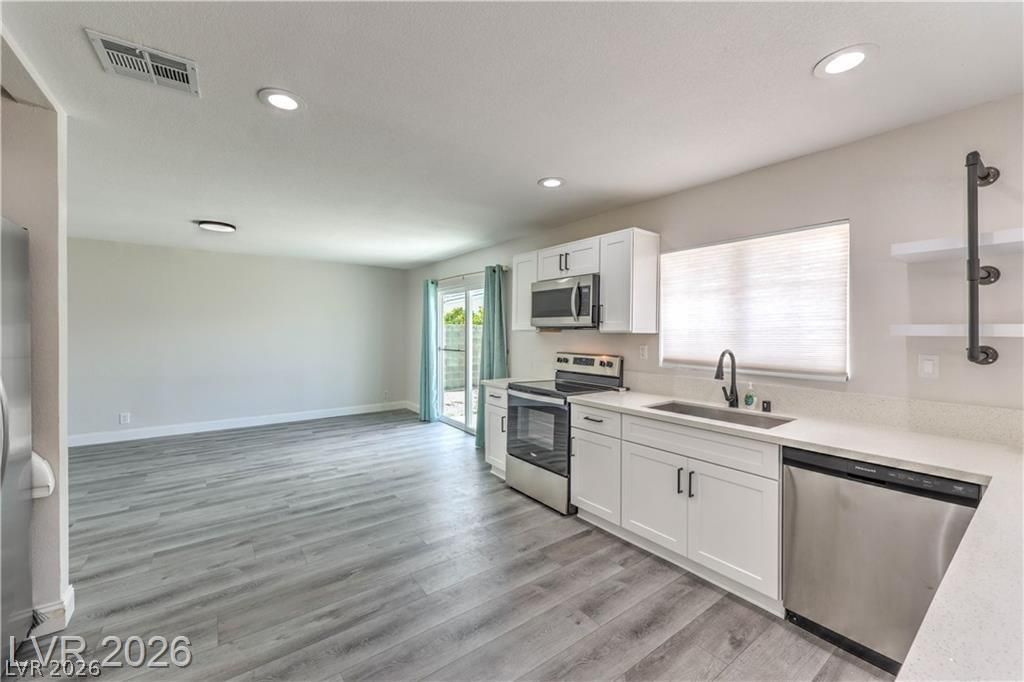 Image 10 of property listing at 3811 Tumbleweed Avenue, Las Vegas, NV 89121
