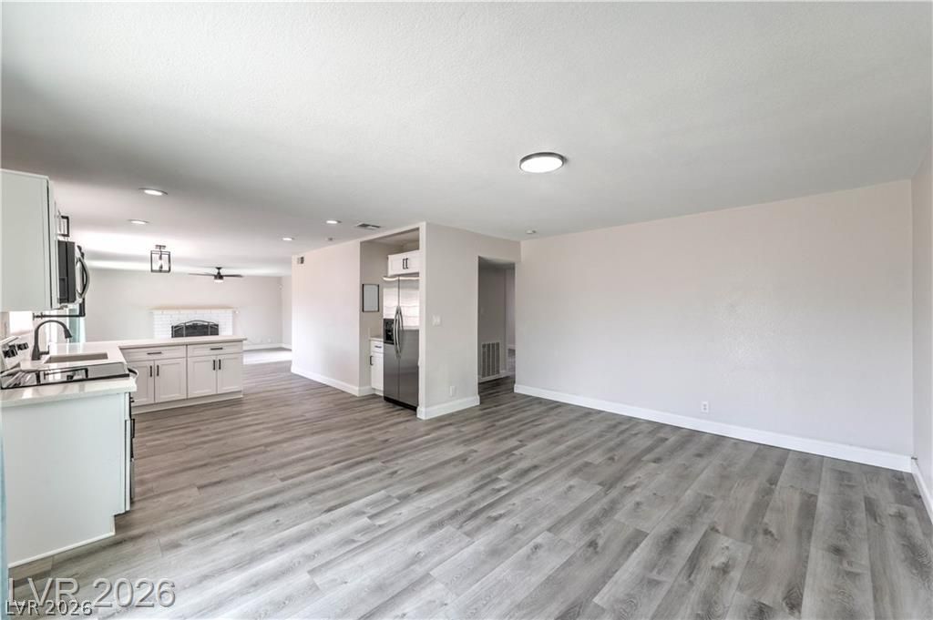 Image 15 of property listing at 3811 Tumbleweed Avenue, Las Vegas, NV 89121