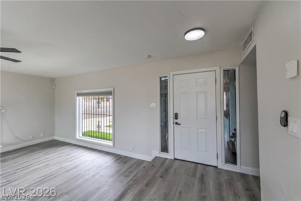 Image 5 of property listing at 3811 Tumbleweed Avenue, Las Vegas, NV 89121