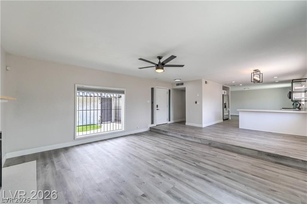 Image 8 of property listing at 3811 Tumbleweed Avenue, Las Vegas, NV 89121