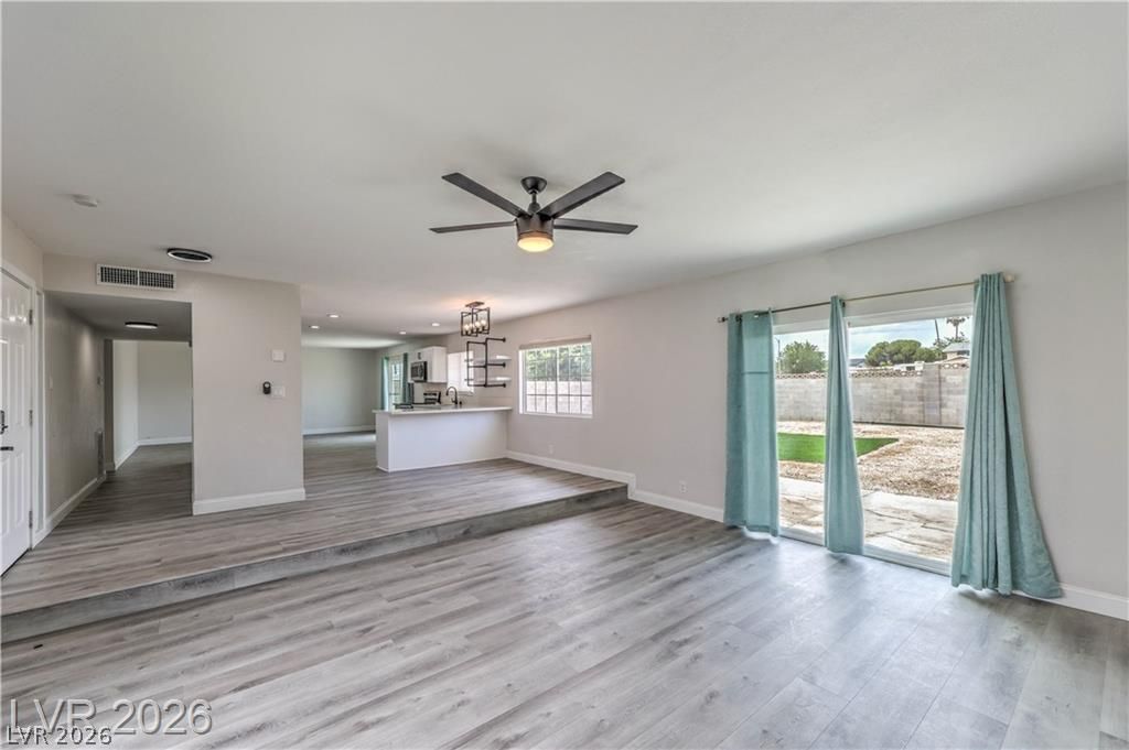 Image 9 of property listing at 3811 Tumbleweed Avenue, Las Vegas, NV 89121
