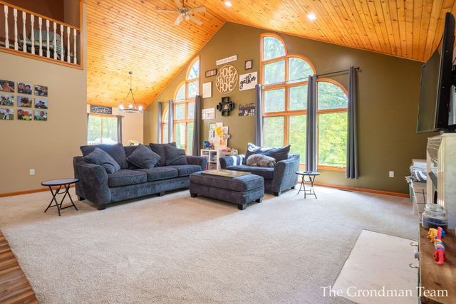3631 Pepper Lane, Hamilton, MI 49419