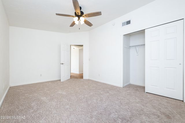912 W Limberlost Drive, Tucson, AZ 85705