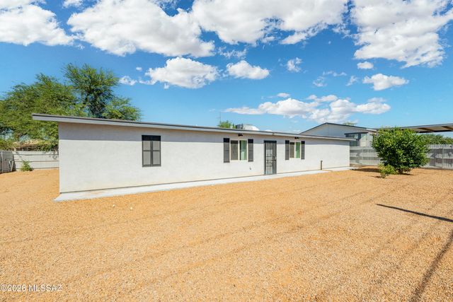 912 W Limberlost Drive, Tucson, AZ 85705
