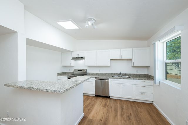 912 W Limberlost Drive, Tucson, AZ 85705
