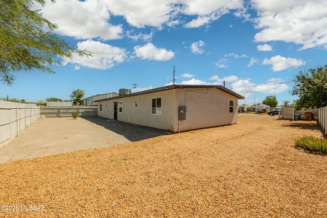 912 W Limberlost Drive, Tucson, AZ 85705