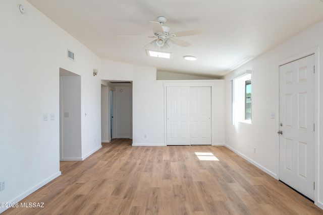 912 W Limberlost Drive, Tucson, AZ 85705
