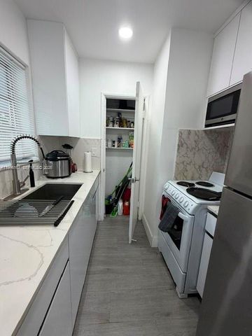 821 NE 6th St 2, Hallandale Beach, FL 33009