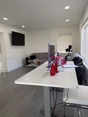 821 NE 6th St 2, Hallandale Beach, FL 33009