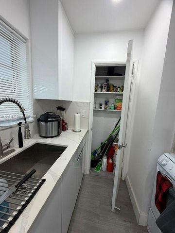 821 NE 6th St 2, Hallandale Beach, FL 33009