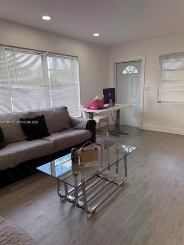 821 NE 6th St 2, Hallandale Beach, FL 33009