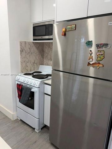 821 NE 6th St 2, Hallandale Beach, FL 33009
