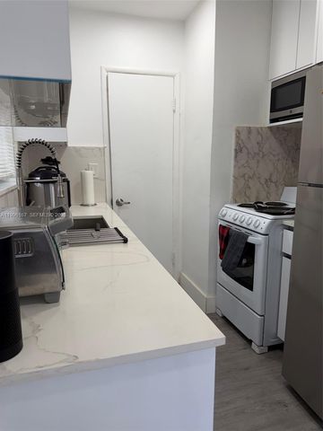 821 NE 6th St 2, Hallandale Beach, FL 33009