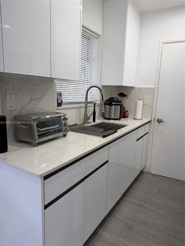 821 NE 6th St 2, Hallandale Beach, FL 33009