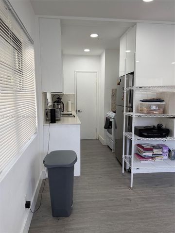 821 NE 6th St 2, Hallandale Beach, FL 33009