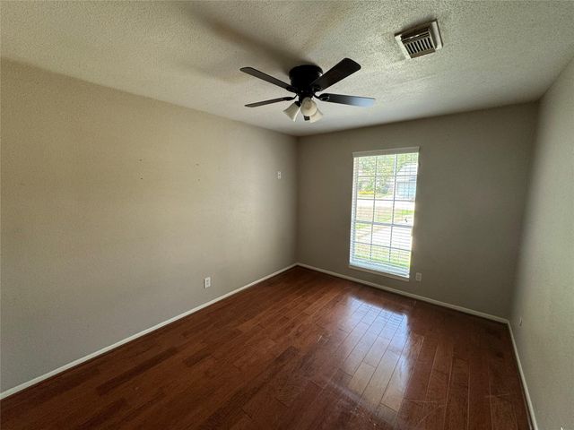15810 Hickory Knoll, Houston, TX 77059