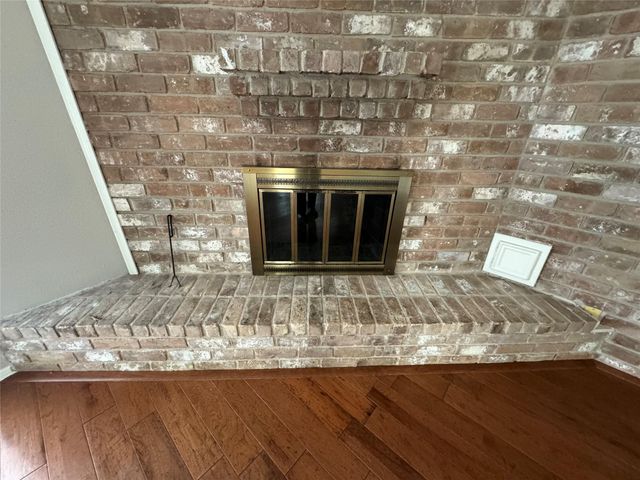 15810 Hickory Knoll, Houston, TX 77059