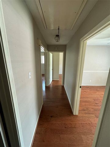 15810 Hickory Knoll, Houston, TX 77059