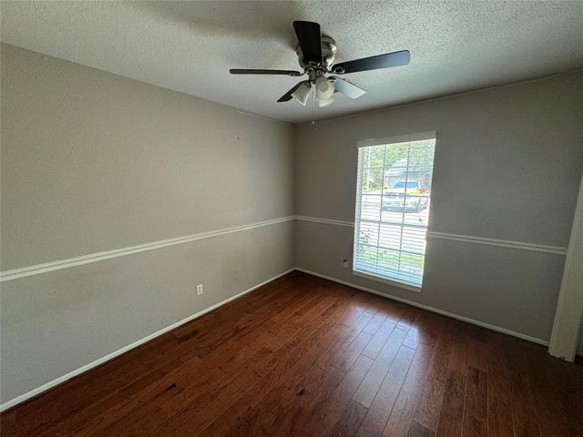 15810 Hickory Knoll, Houston, TX 77059