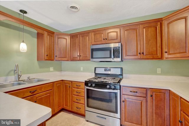 520 CRESTWOOD DR, Red Lion, PA 17356