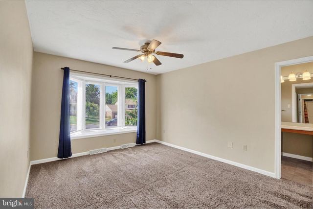 520 CRESTWOOD DR, Red Lion, PA 17356