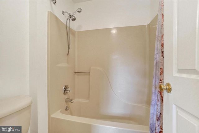 520 CRESTWOOD DR, Red Lion, PA 17356
