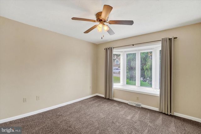 520 CRESTWOOD DR, Red Lion, PA 17356