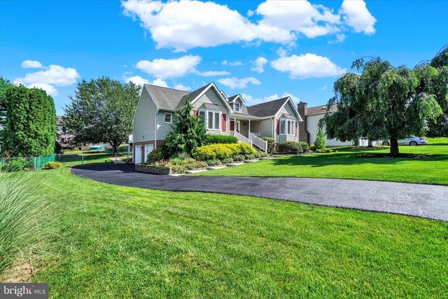 520 CRESTWOOD DR, Red Lion, PA 17356