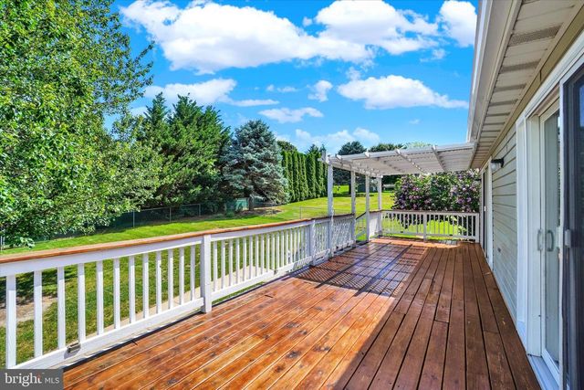 520 CRESTWOOD DR, Red Lion, PA 17356