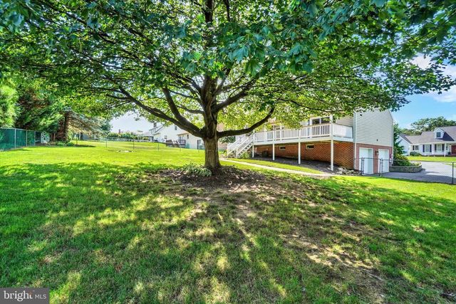 520 CRESTWOOD DR, Red Lion, PA 17356