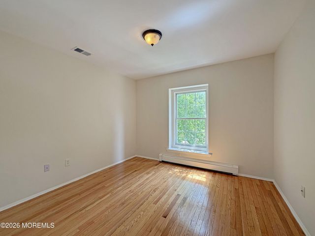 141 Kentucky Way, Freehold, NJ 07728