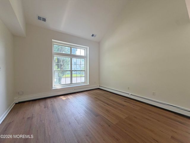 141 Kentucky Way, Freehold, NJ 07728
