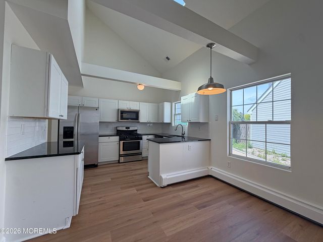 141 Kentucky Way, Freehold, NJ 07728