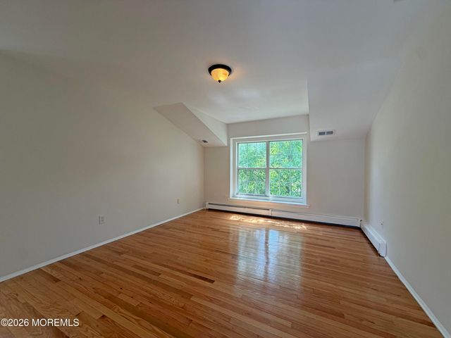 141 Kentucky Way, Freehold, NJ 07728