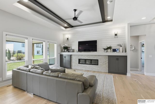 4308 S 218th Avenue, Elkhorn, NE 68022