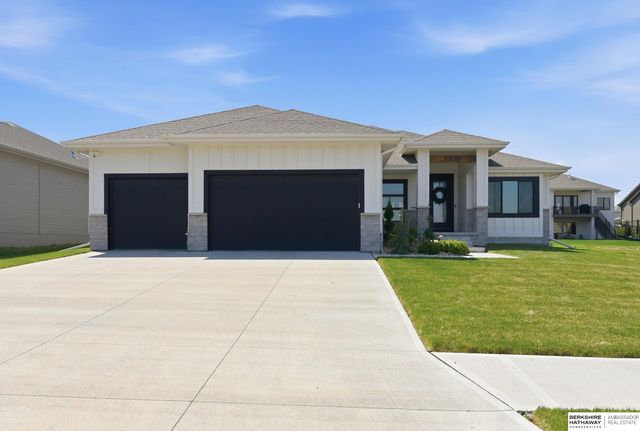 4308 S 218th Avenue, Elkhorn, NE 68022