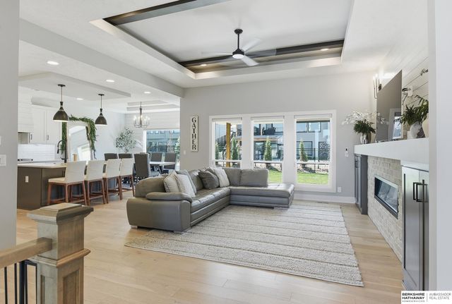 4308 S 218th Avenue, Elkhorn, NE 68022