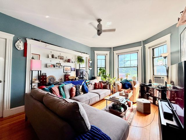 374 Chestnut Hill Ave 1, Boston, MA 02135