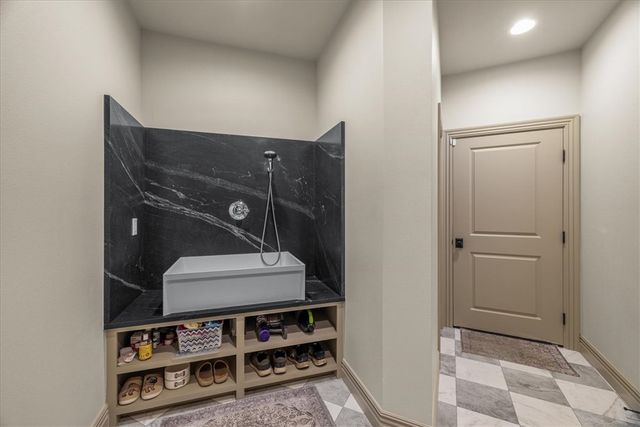 101 Highgrove Cove, Elm Springs, AR 72762