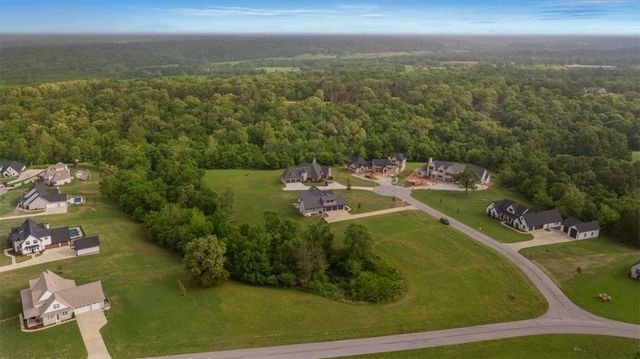 101 Highgrove Cove, Elm Springs, AR 72762