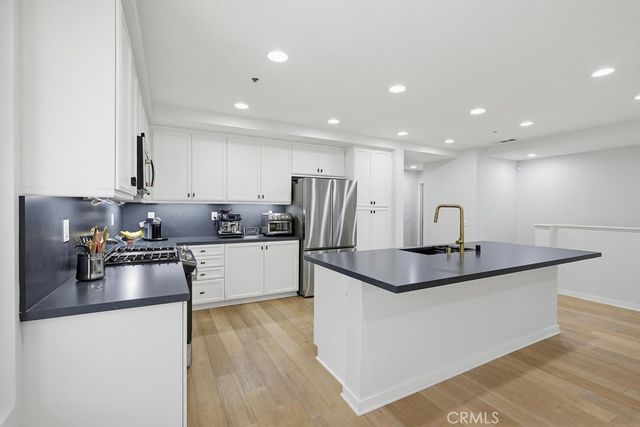 503 Rockefeller, Irvine, CA 92612