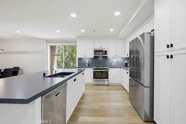 503 Rockefeller, Irvine, CA 92612