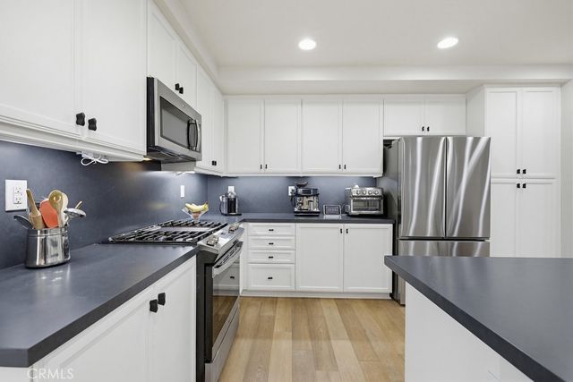 503 Rockefeller, Irvine, CA 92612