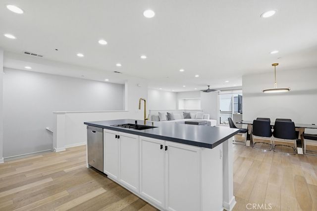 503 Rockefeller, Irvine, CA 92612