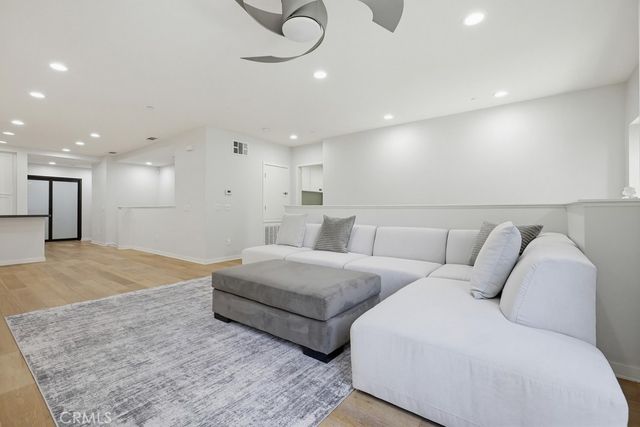 503 Rockefeller, Irvine, CA 92612