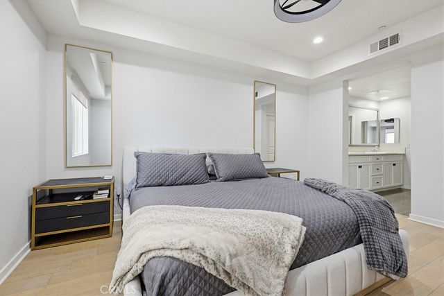 503 Rockefeller, Irvine, CA 92612