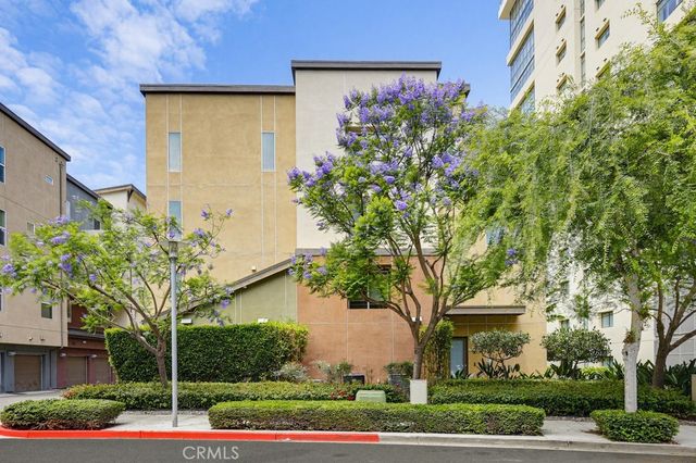 503 Rockefeller, Irvine, CA 92612