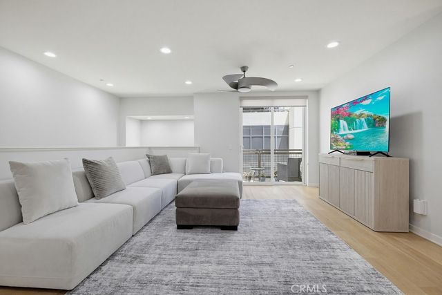 503 Rockefeller, Irvine, CA 92612