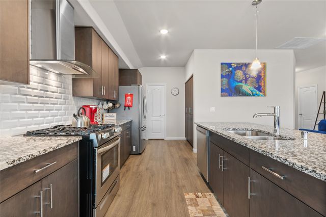 1216 Coyote Ridge, Aubrey, TX 76227